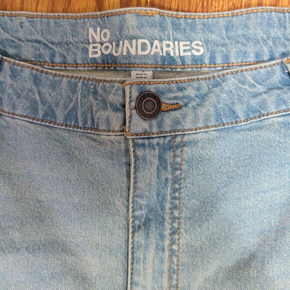 NO Boundaries Jeans Women’s Size 18 Light Enzyme W Tint Denim Wide Leg Zip NEW - Picture 8 of 15